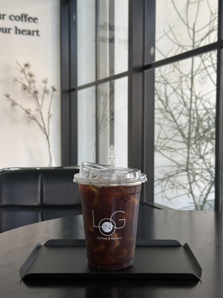 Log in Cafe Sam Roi Yot | Quiet Minimal Cafe for Work and Focus Time log in cafe3