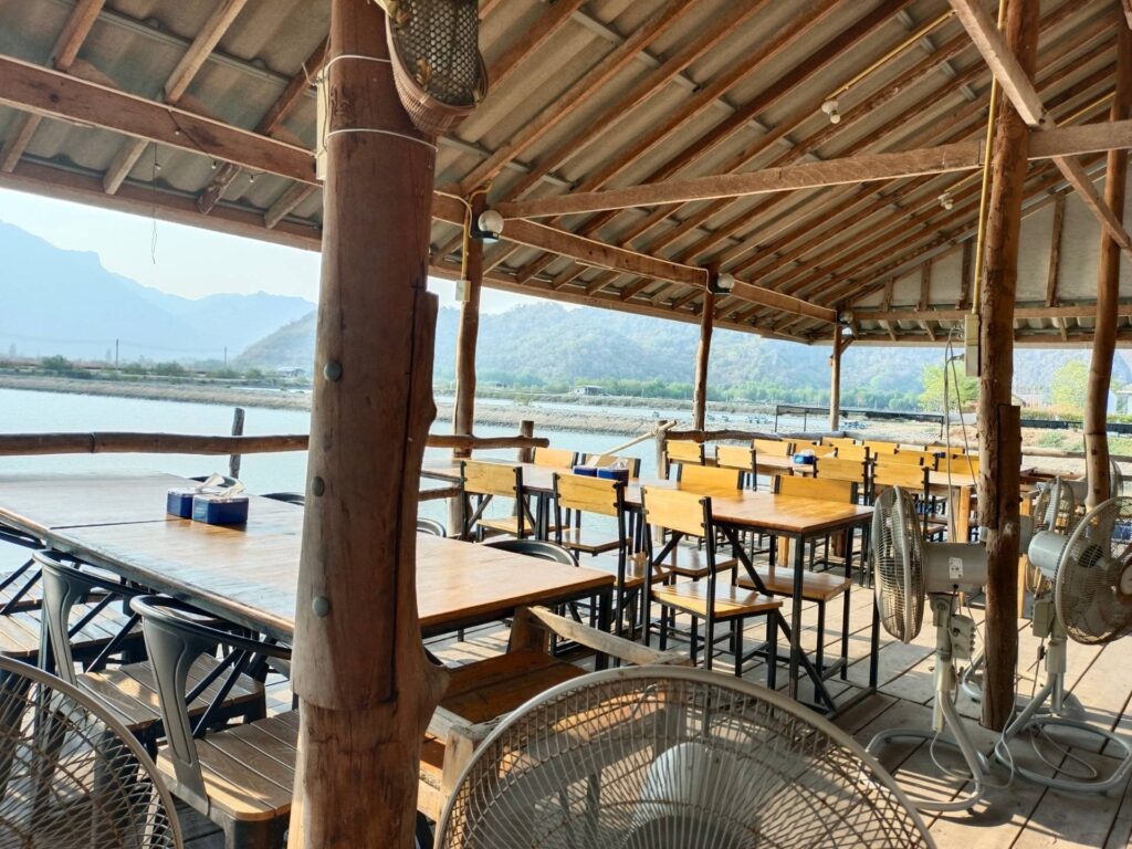 Krua Ladda Sam Roi Yot Local Seafood Restaurant to Love ครัวลัดดา2