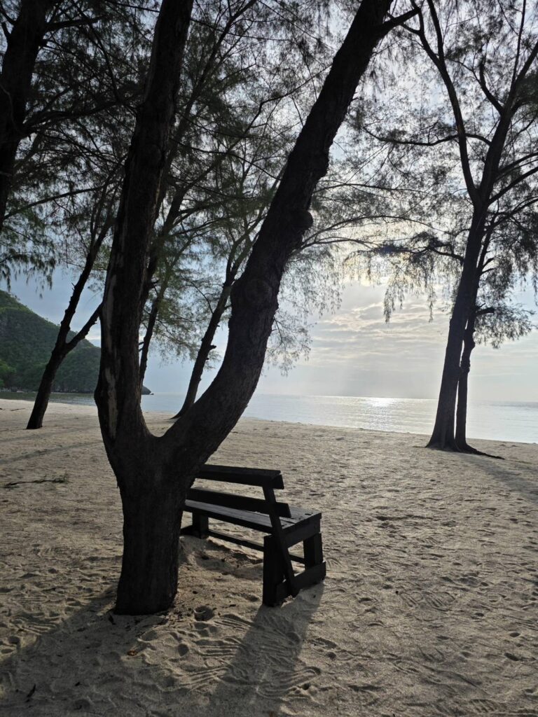 หาดสามพระยา5