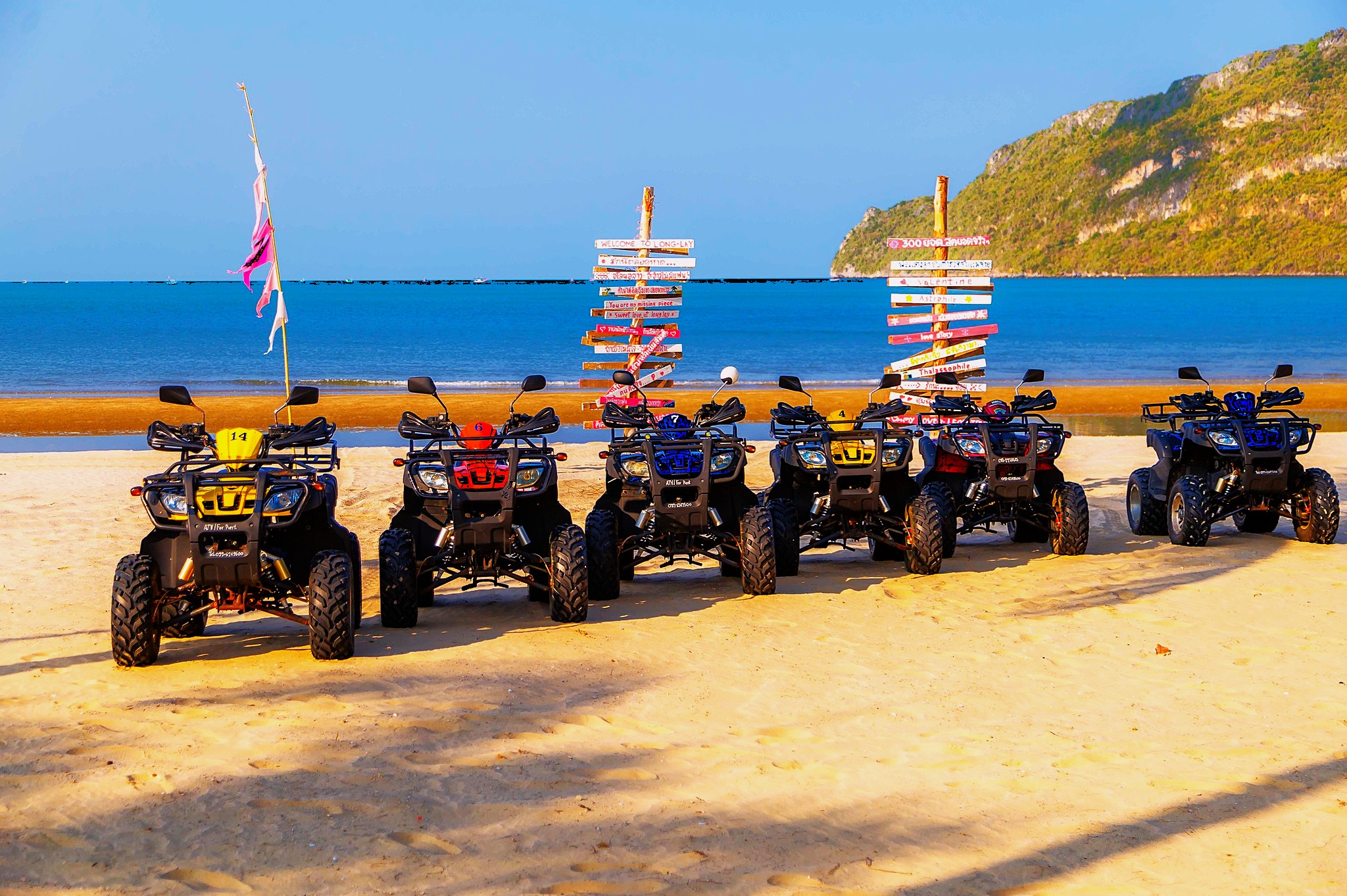 หาดสามร้อยยอด(Sam Roi Yot Beach) หาดสามร้อยยอด