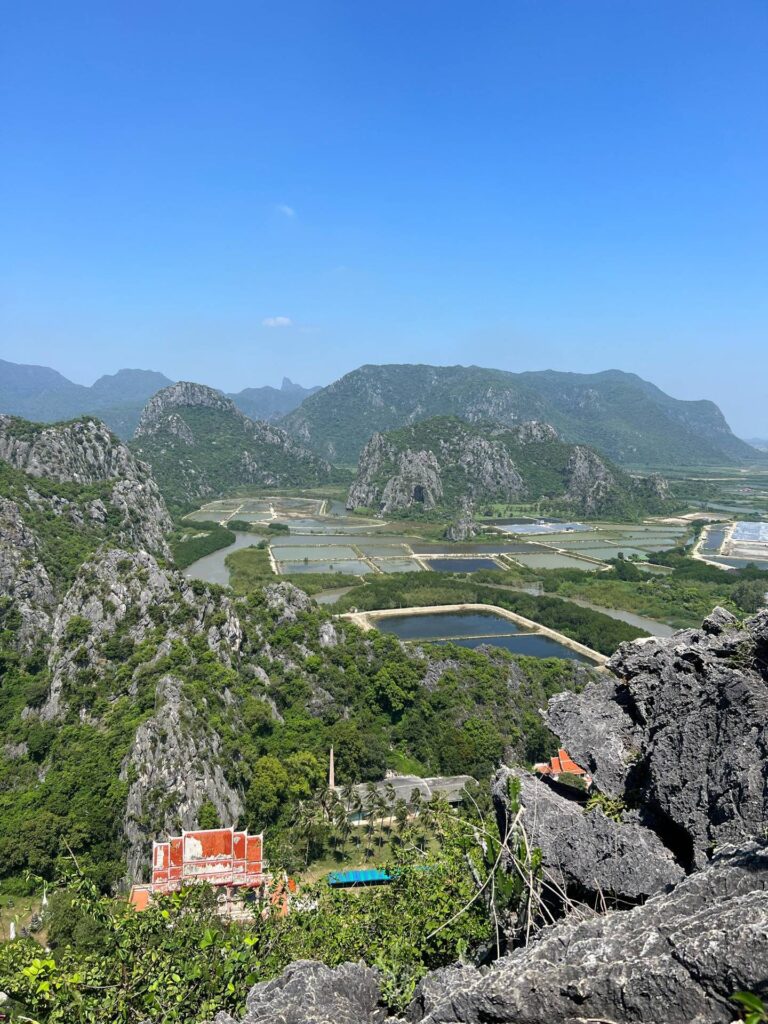 จุดชมวิวเขาแดง (Khao Daeng Viewpoint) เขาแดง7