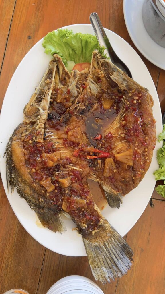 Had Tham Sai Seafood – Local Flavors by the Quiet Beach ร้านหาดถ้ำไทรซีฟู้ด เชฟบอย2
