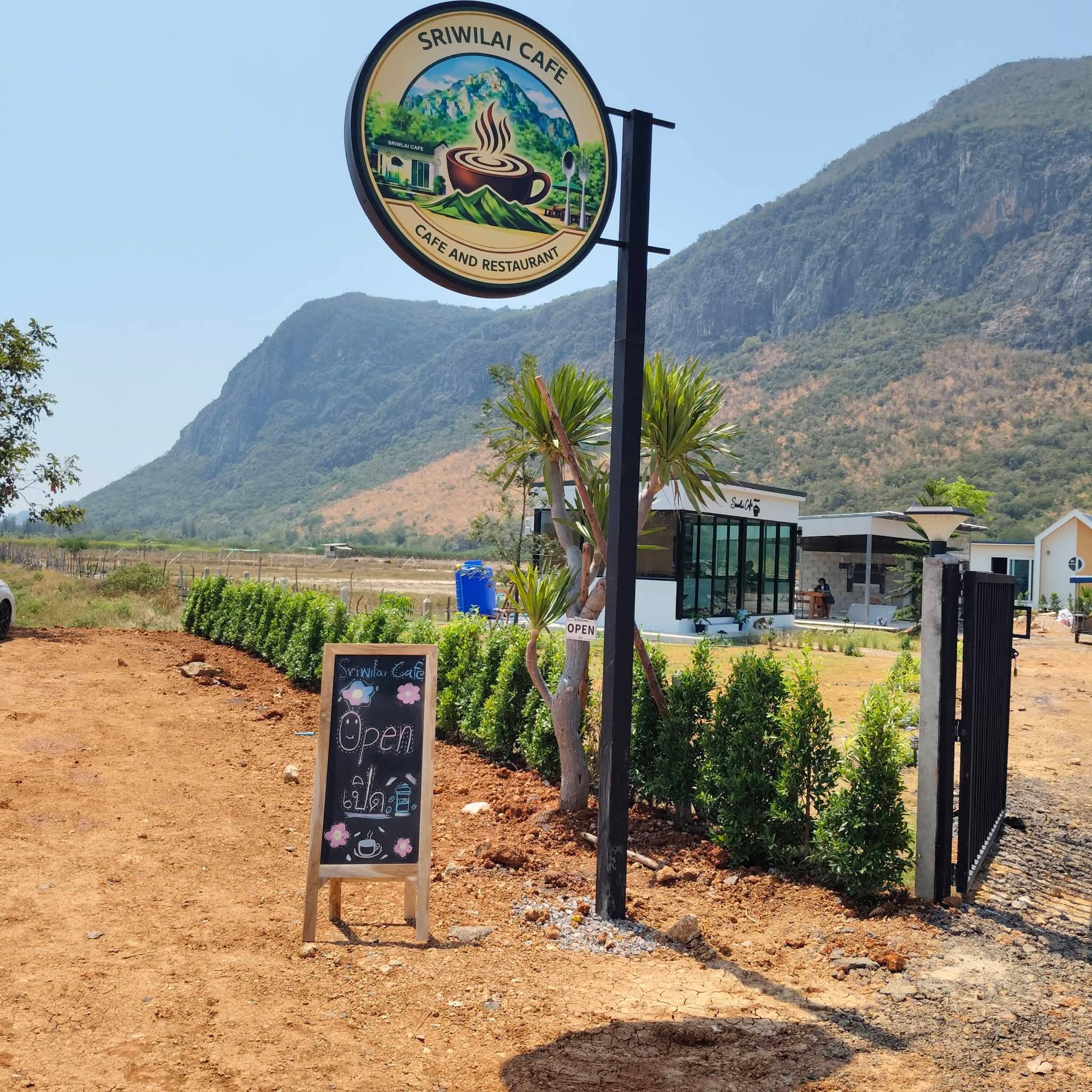 ศรีวิลัย คาเฟ่ สามร้อยยอด คาเฟ่กลางธรรมชาติ วิวเขา บรรยากาศสงบ ศรีวิลัย คาเฟ่2
