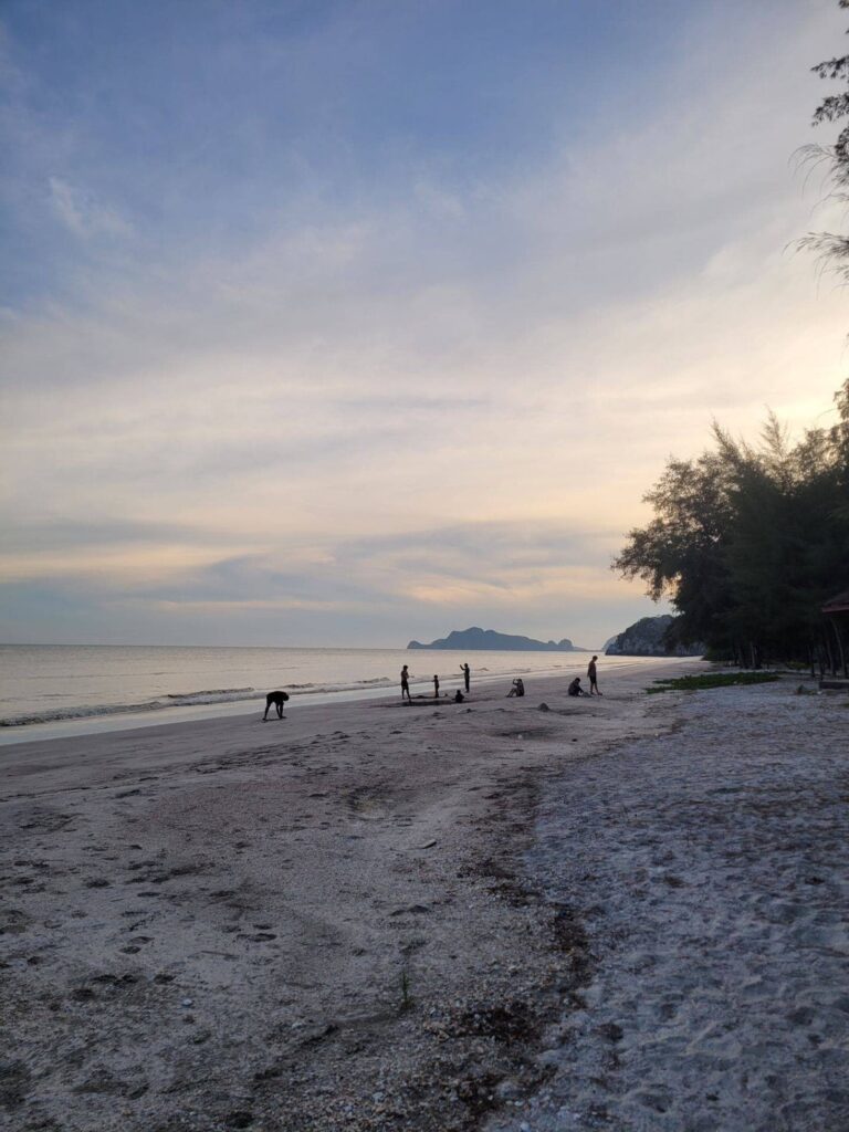 The Best Camping at Sam Roi Yot – 3 Scenic Campsites by Nature หาดสามพระยา2